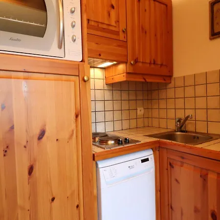 2 Pieces + Coin Montagne, Ideal Familles, Au Pied Des Pistes, Les Allues - Fr-1-182-2 *